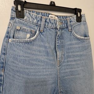 Zara Light Wash High-Rise Women's Jeans